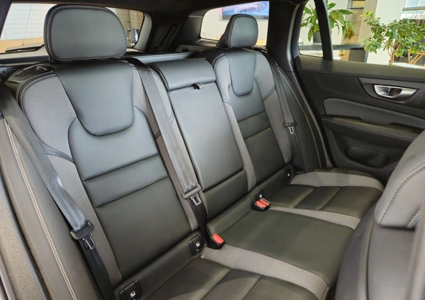 Volvo V60 cena 204900 przebieg: 24600, rok produkcji 2023 z Złoczew małe 781